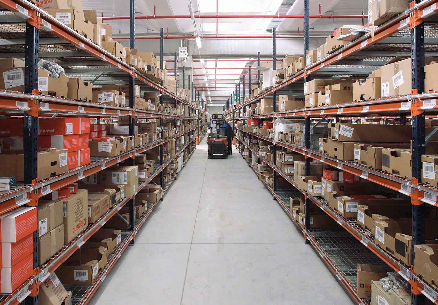 开云·体育-中国一站式服务平台智慧安全用电-仓库库房方案